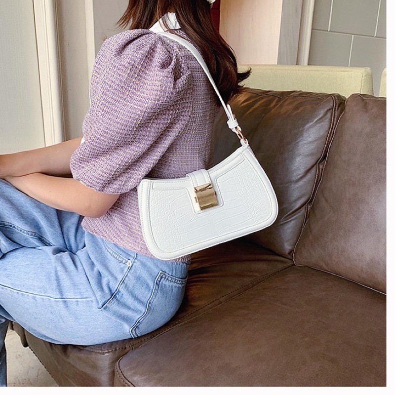 Túi kẹp nách khóa vuông van da rắn cao cấp, túi đeo chéo nữ thời trang hàn quốc mẫu đẹp giá rẻ bán chạy 2021 | BigBuy360 - bigbuy360.vn