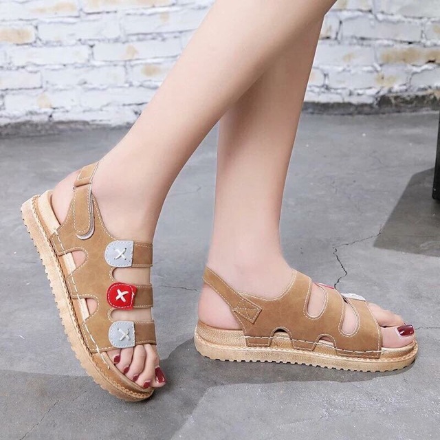 Giày sandal quai ngang