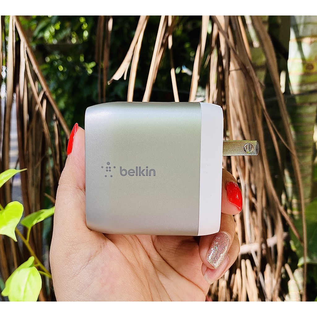 Củ Sạc Belkin 24W Chính Hãng, Chuẩn MFi. Tích hợp 2 Cổng Sạc. Sạc 2 Máy Cùng Lúc, Siêu Chất, Siêu Tiện Dụng.