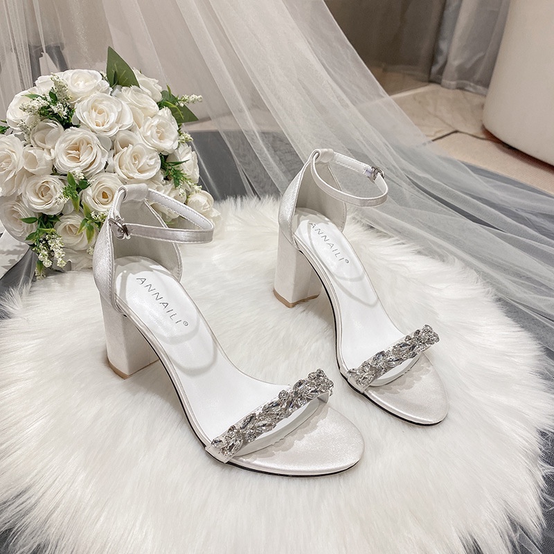 Giày Sandal Cao Gót Đính Đá Màu Trắng Size Lớn 41-43 Thời Trang Cho Nữ Size Lớn 2022