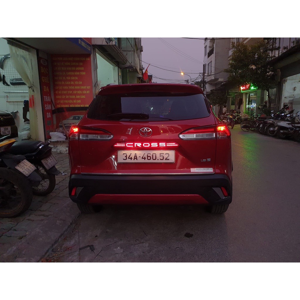 TAY MỞ CỐP CÓ ĐÈN XE TOYOTA CROSS
