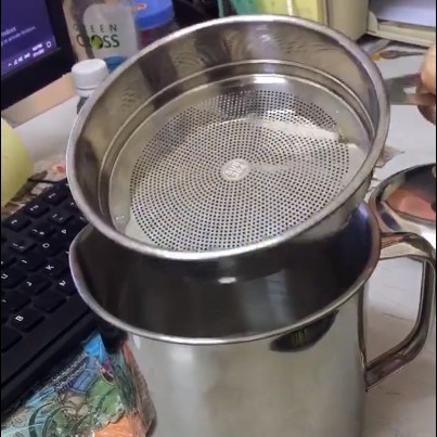 Ca Lọc Dầu Ăn 1,2L Có Lưới Lọc Cặn INOX Cao Cấp