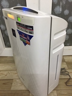 Máy lọc khí tạo ẩm Sharp KC-Y45