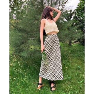 Set bộ áo hai dây móc len thủ công và chân váy caro xanh