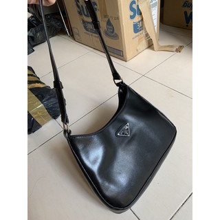 TÚI PRADA KẸP NÁCH ĐEN