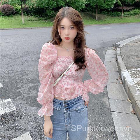 Áo kiểu trễ vai họa tiết hoa phong cách Pháp thời trang hè 2021 cho nữ