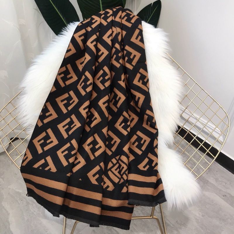 Khăn Fendi ❤️ FREESHIP❤️ Khăn choàng cổ len Fendi cao cấp ( ảnh video shop quay ạ)
