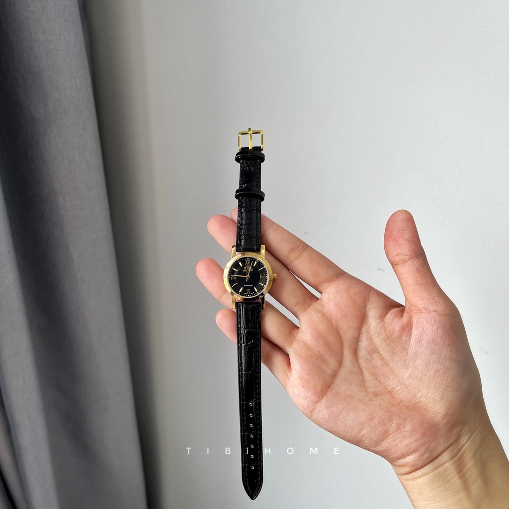 ĐỒNG HỒ NỮ DÂY DA ORT28 MÁY NHẬT KÍNH SHAPPHIRE VIỀN VÀNG MẶT ĐEN DÂY ĐEN