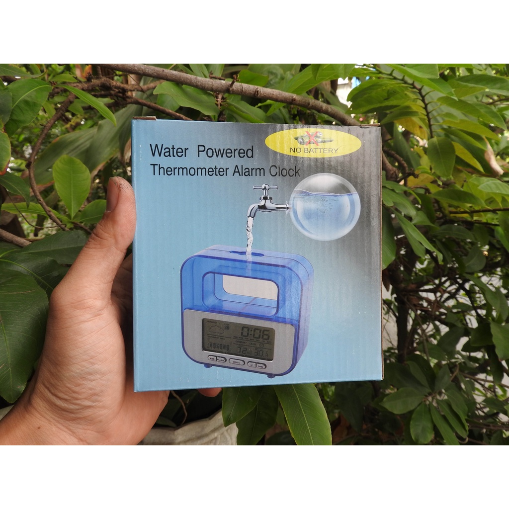 Đồng hồ không dùng pin đồng hồ chạy bằng nước để bàn dùng năng lượng từ nước không cần pin