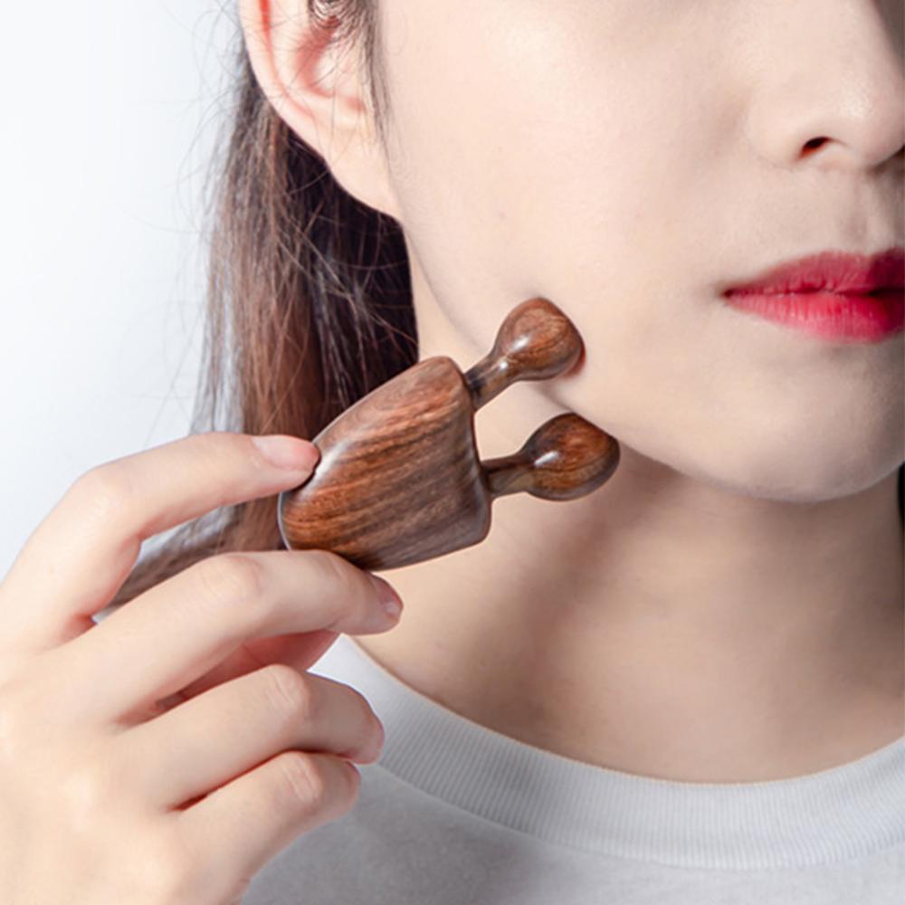 1 Cây Lược Gỗ Đàn Hương Tự Nhiên Mát Xa Cho Vùng Da Mắt F9J1