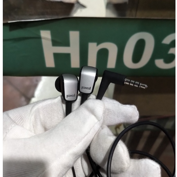 - Hn03 - Tai nghe BlackBerry Porsche Design 9981
