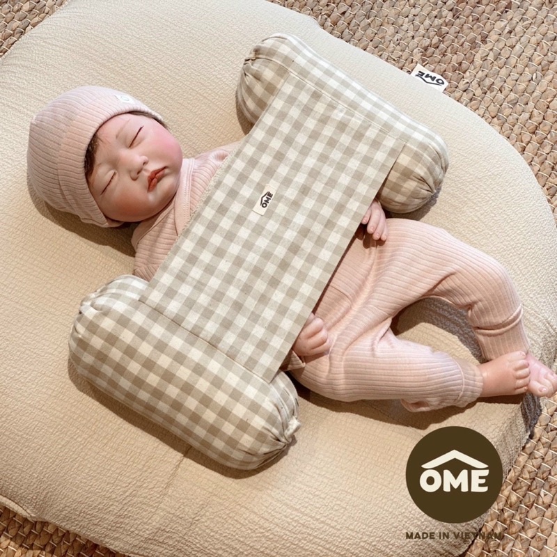 Gối chặn,chèn chống giật mình cho bé hãng Ome cao cấp hạt diêm mạch Nga,nặng,chắc chắn,kích thước phù hợp bé sơ sinh