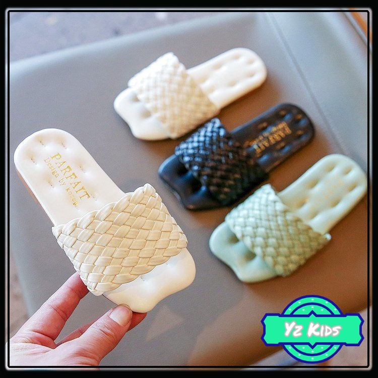 Xăng đan Mềm Thoải Mái Thời Trang Hàn Quốc Đi Biển Cho Bé Gái
