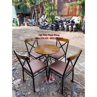 bàn ghế sắt ban công sân vườn
