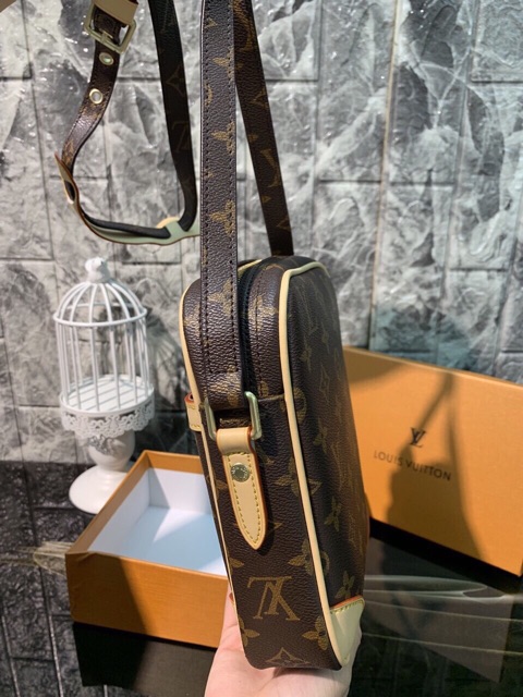 LV dáng unisex cho cả nam và nữ