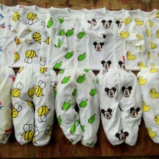 Bộ cài cúc giữa cho bé