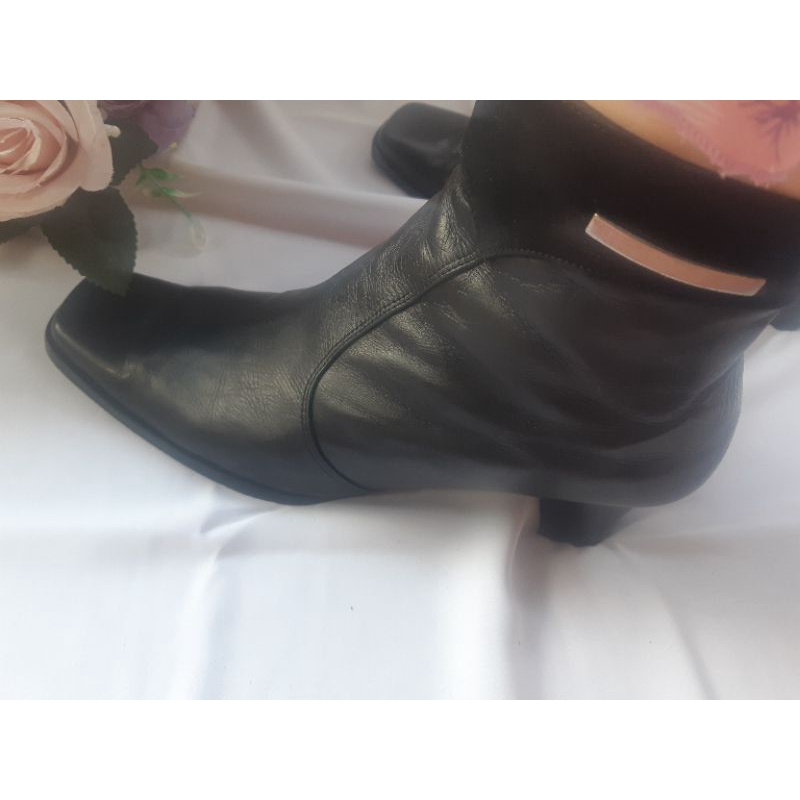 Bốt si size  37. 38