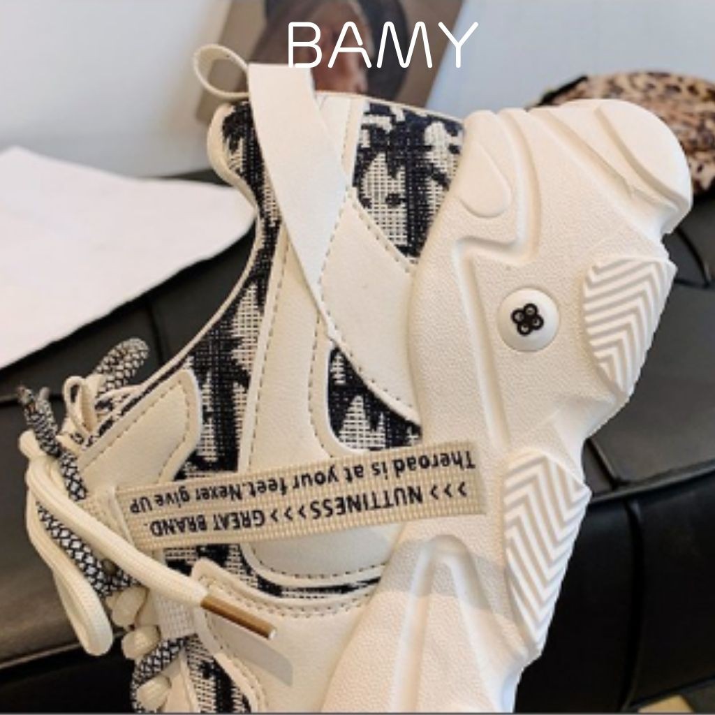 Giày Thể thao sneaker nữ độn đế Dio màu Kem BAMY