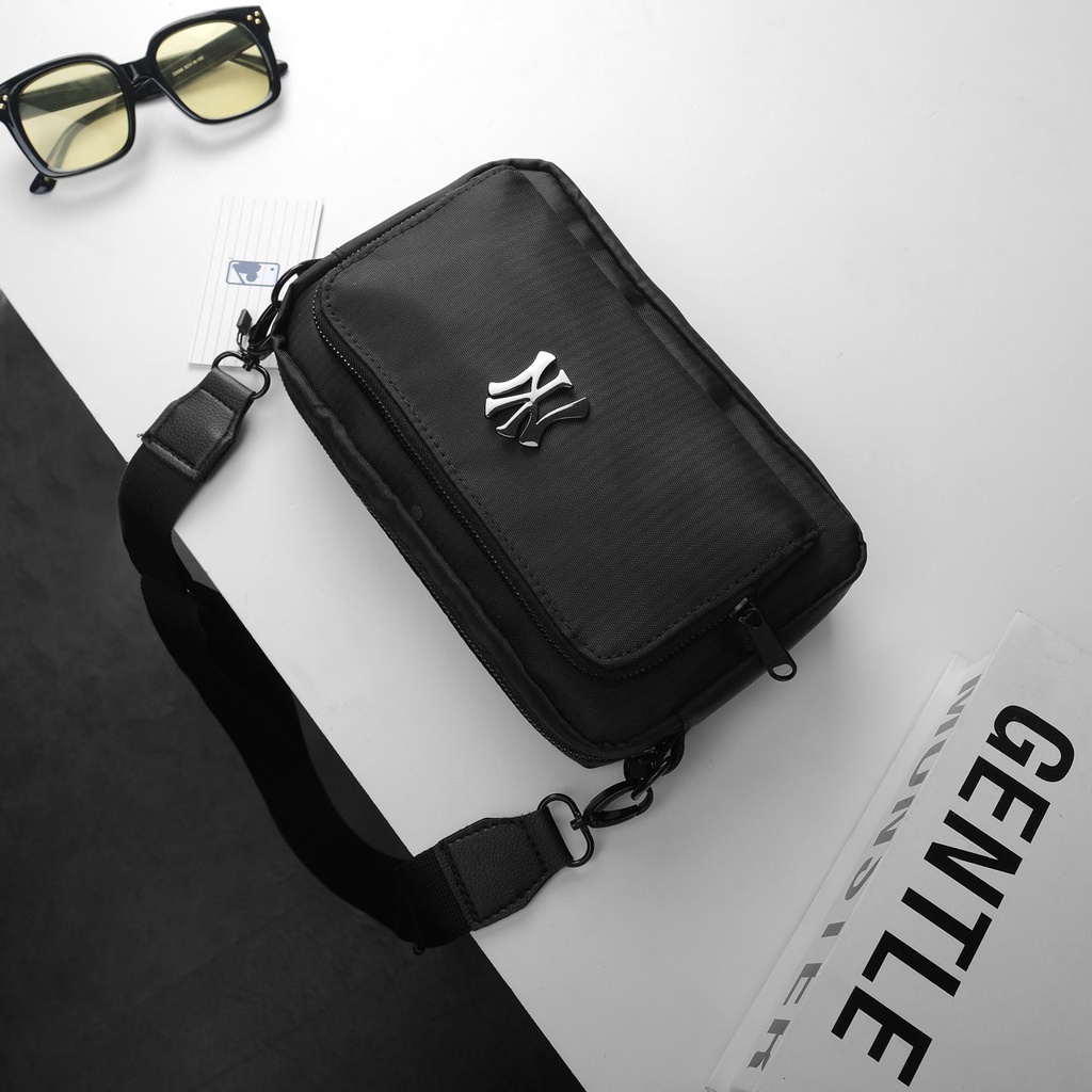 TÚI CHÉO MLB NEW YORK MEN KLIC • Chất liệu vải xịn xước chuẩn store  • Full tem tag , phụ liệu hãng • Thiết kế 2 ngăn