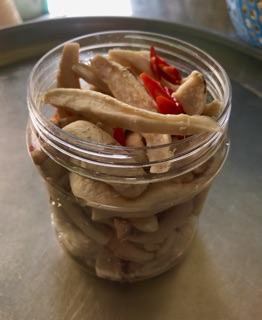 Củ cải ngâm mắm đường