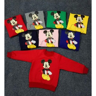 Áo nỉ mickey. E hạnh