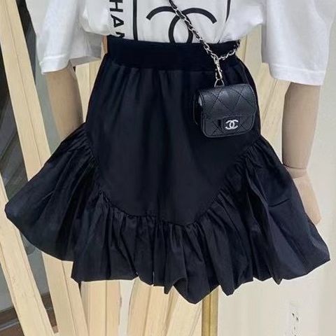 Chân váy ngắn phong cách Hàn Quốc thời trang mùa hè dễ phối đồ cho nữ