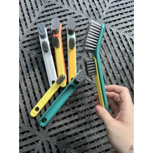 Bộ 2 cây bàn chải đa năng vệ sinh xe .