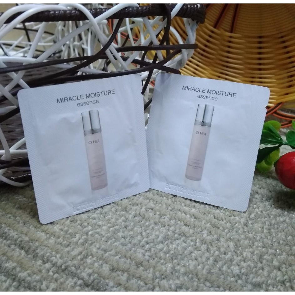 Sỉ gồm 10 gói Sample tinh dầu dưỡng ẩm trắng da láng mịn Ohui miracle essence