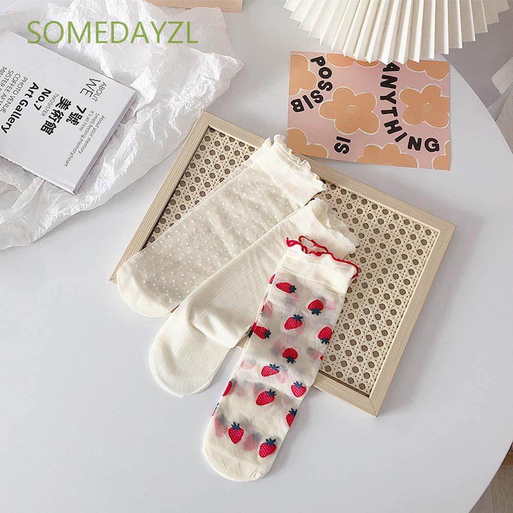 Đôi Vớ Thoáng Khí Họa Tiết Dâu Tây Dễ Thương Bắt Mắt Sành Điệu
