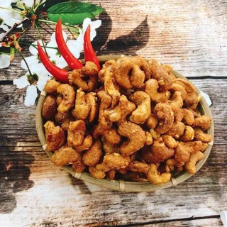 500g hạt điều rang tỏi ớt. date 31/12/2021.