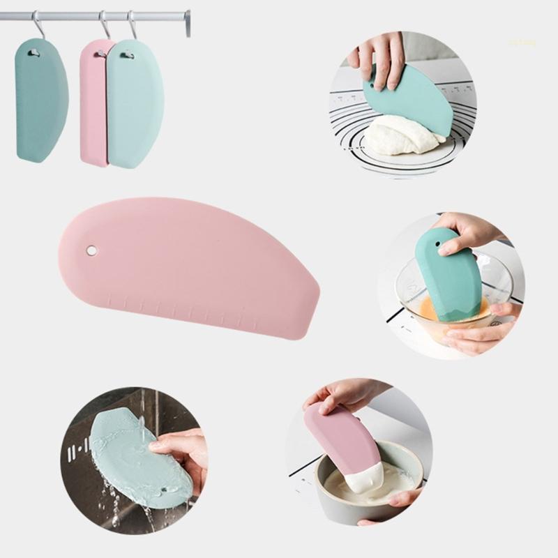 QQ Dụng Cụ Cắt Bột Làm Bánh Bằng Nhựa Tiện Dụng