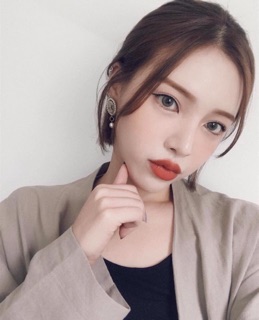 Son Colourpop màu Mama