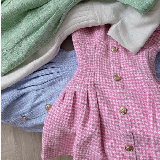 Đầm dạo phố dáng xòe chíp eo phối nút chất dạ mềm sang chãnh - Milan Dress