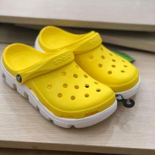 Dép sục đi mưa/ giày lỗ / Dép cá sấu tặng kem 6 jibbitz
