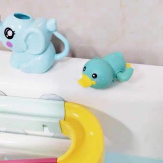 Vịt con vặn cót bơi