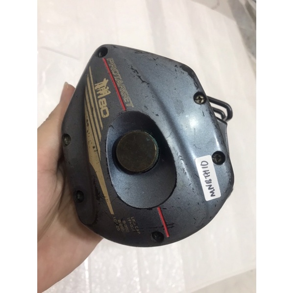 Máy câu biển nội địa tay phải