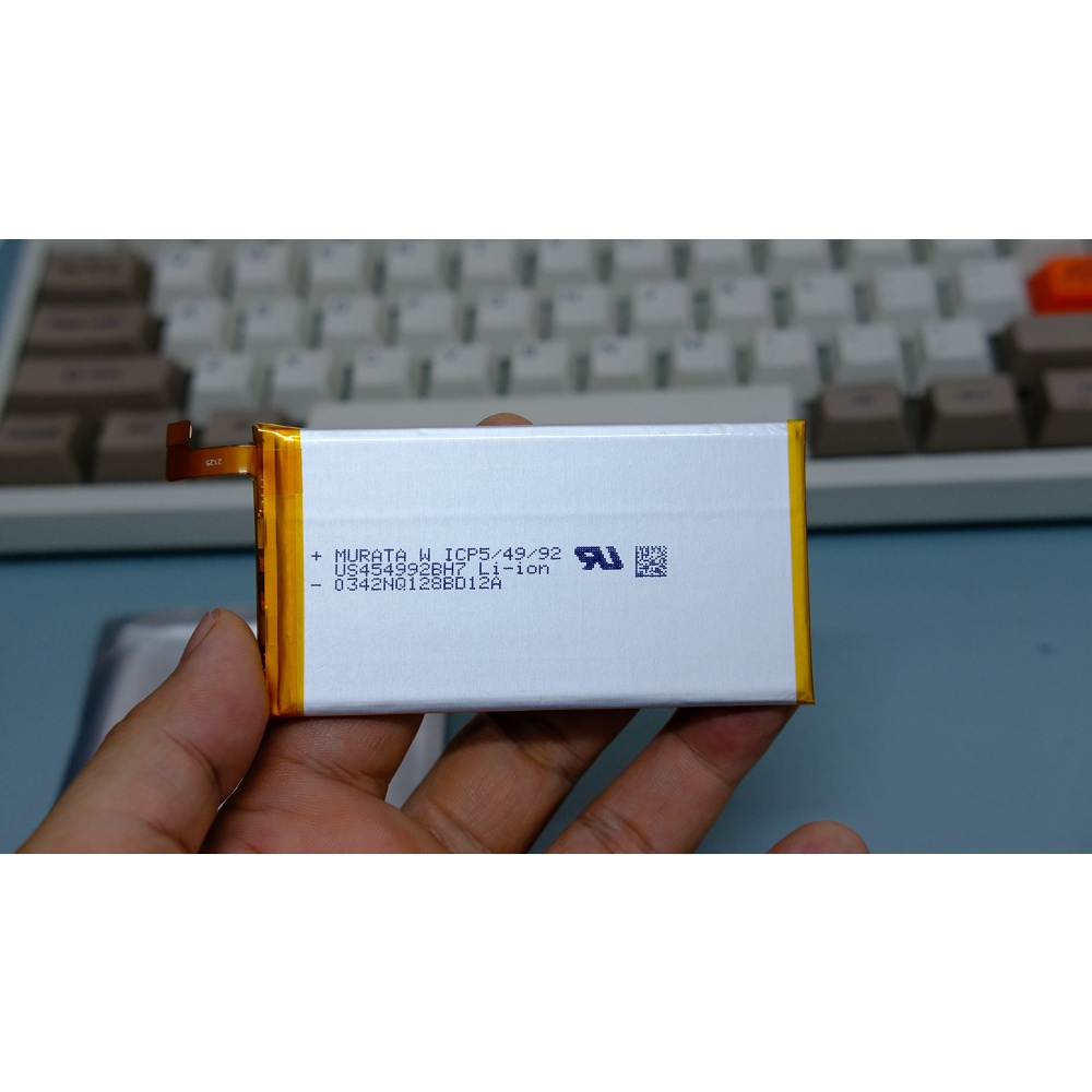 Pin điện thoại Sharp R3, R2 chính hãng mới