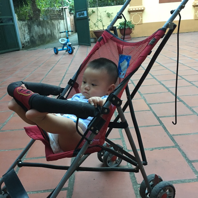 Xe đẩy lưới màu đỏ cho bé từ 3month