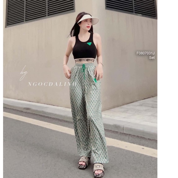 Set áo croptop ba lỗ ngực thêu logo+ quần suông caro!