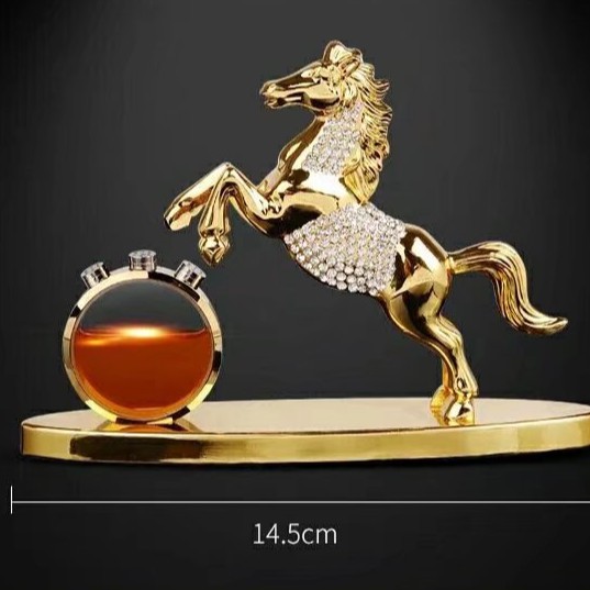 Tượng phong thủy ô tô ngựa vàng đính đá - Mã Đáo Thành Công