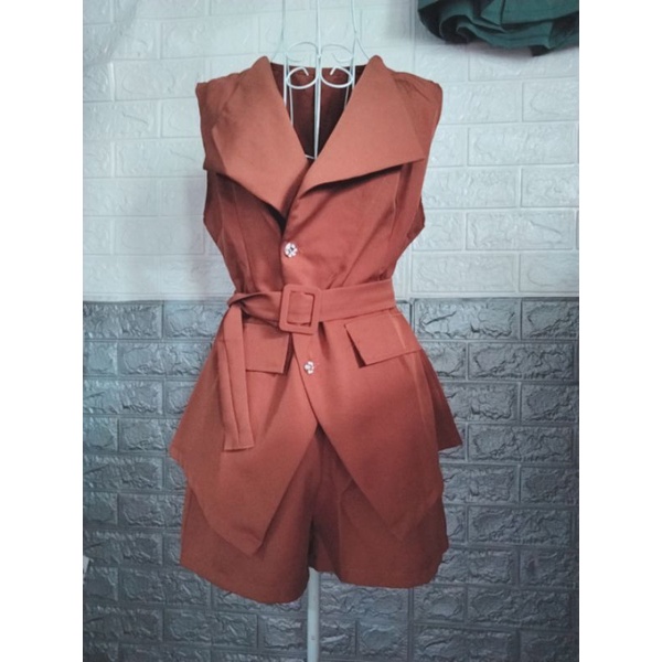 Set vest cổ bẻ quần short kèm belt