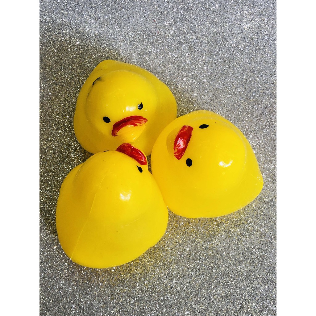 gudetama bóp trút giận con vịt vàng