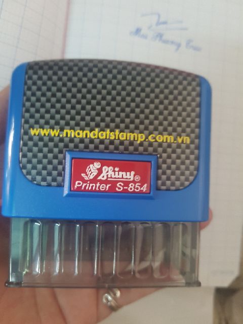 Dấu tên kèm chữ kí trên mặt dấu 22mm× 58mm.