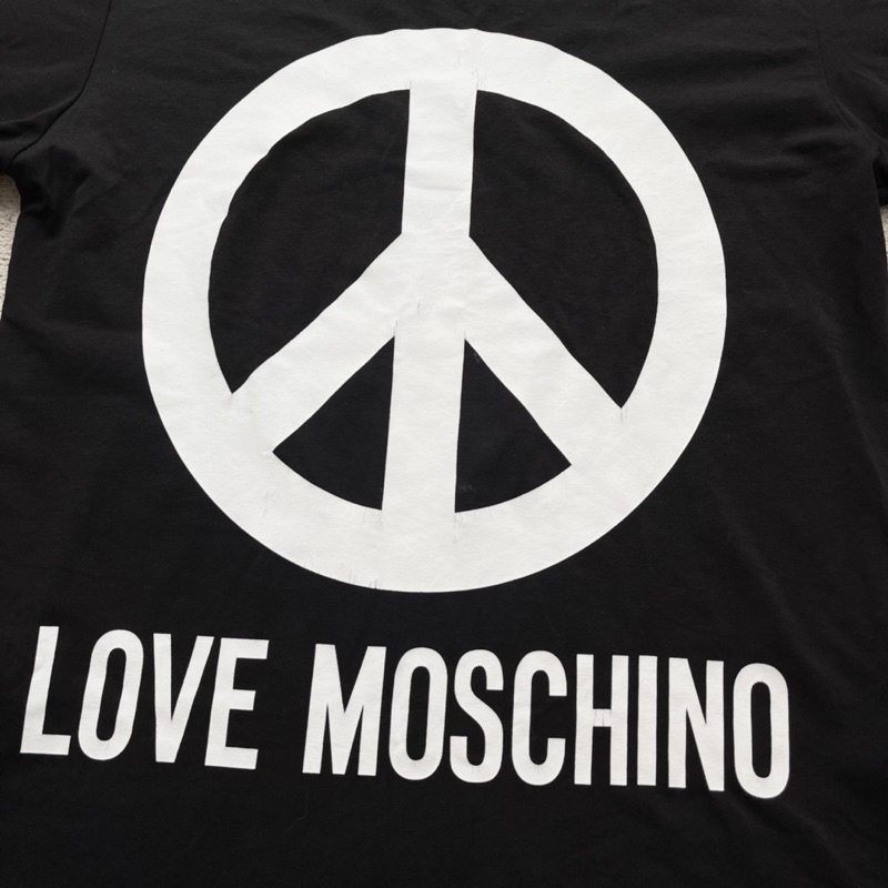 Áo thun Moschino màu đen size M