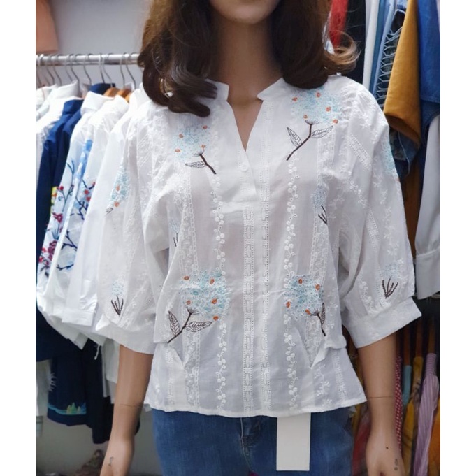 𝐴́𝑜 𝑠𝑜̛ 𝑚𝑖 𝑡𝑟𝑢̣ 𝑡ℎ𝑒̂𝑢 ℎ𝑜𝑎 𝑐𝑎̂̉𝑚 𝑡𝑢́ 𝑐𝑎̂̀𝑢