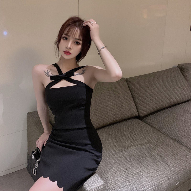 ✨Ready Stock✨Quần áo, áo nữ, sexy sexy, nơ váy hai dây chéo, treo của phụ nữ