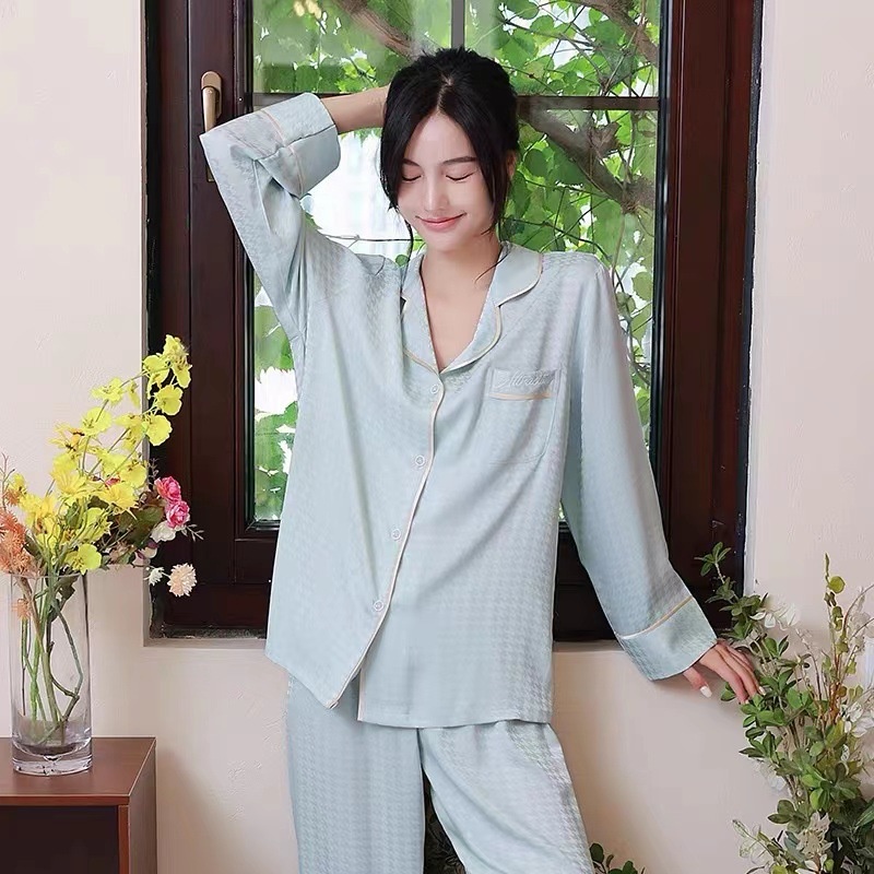 Bộ Đồ Ngủ Dài Tay Bằng Lụa Mát In Họa Tiết Thời Trang Dành Cho Nữ