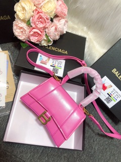 Túi chữ B tag vàng size 19 fullbox
