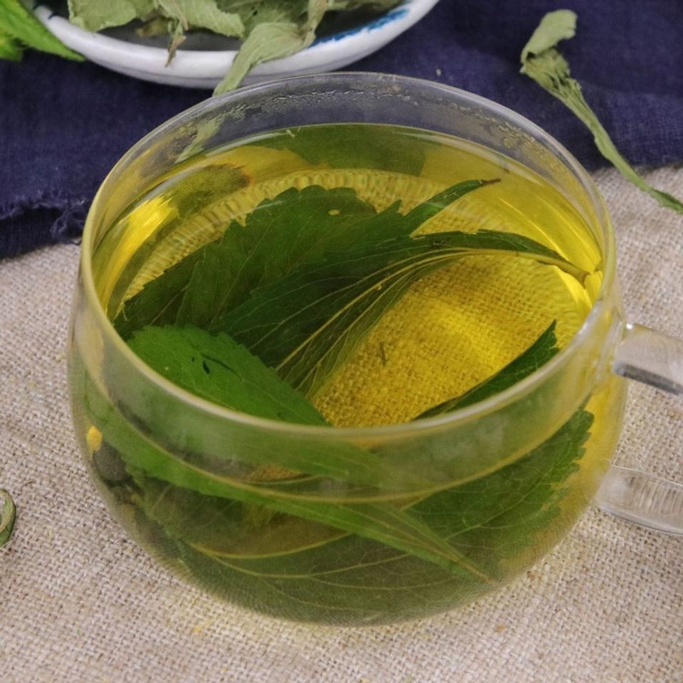 Trà cỏ ngọt, mát gan, Trà Hoa Cô Ba