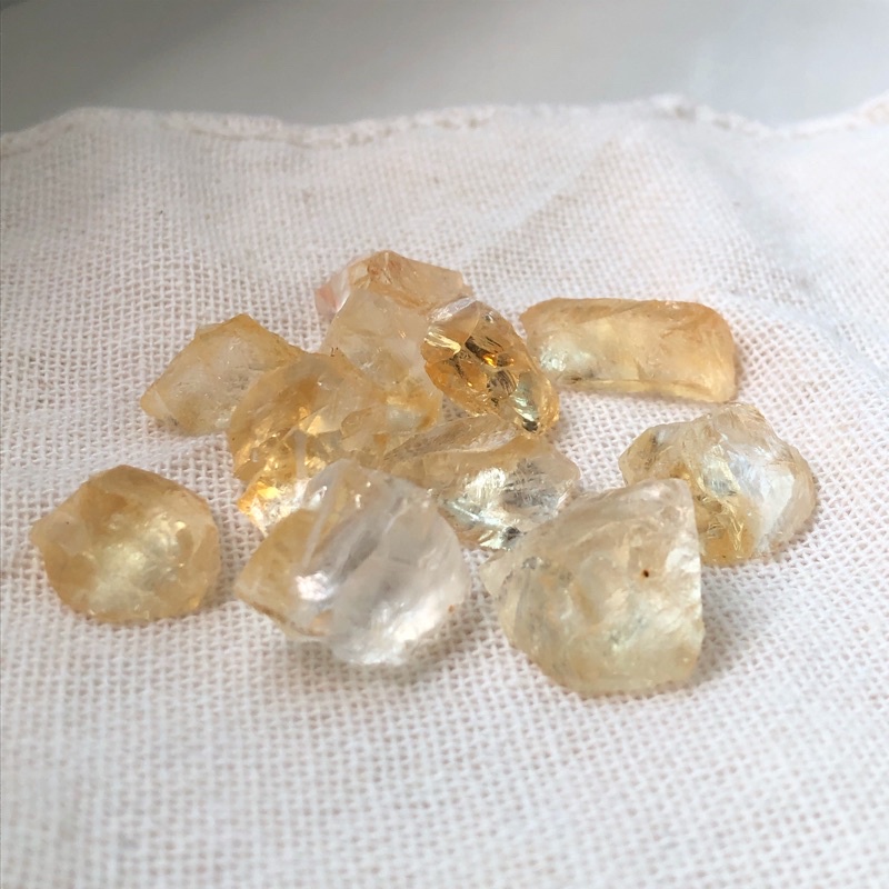 Đá vụn Citrine vàng làm handmade, sưu tầm, thanh tẩy